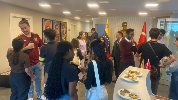 Ankara ve İstanbul'da Venezuela'ya destek etkinlikleri yapıldı