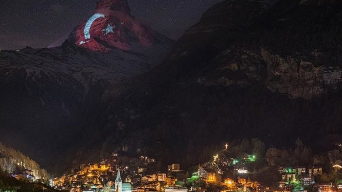 Türk bayrağı İsviçre Alpleri'nin zirvesinde