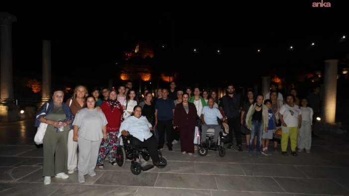 Gece Yıldızları: Engelsiz bireyler Efes'te büyülü bir yolculuğa çıktı