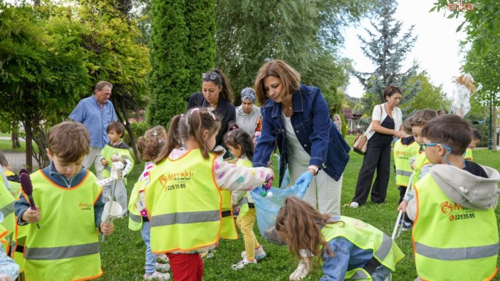 Başkan Ünlüce, dünya temizlik gününde çocuklarla birlikte sokakları temizledi