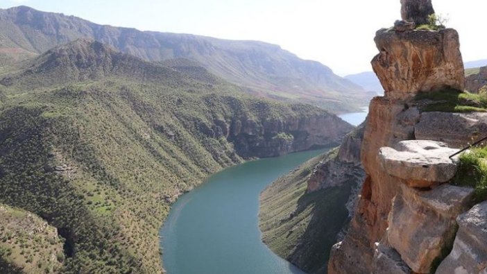 Botan Vadisi ilkbahar manzarasıyla büyülüyor