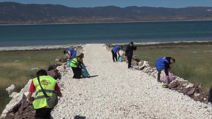Burdur Gölü'nde büyük temizlik hareketi
