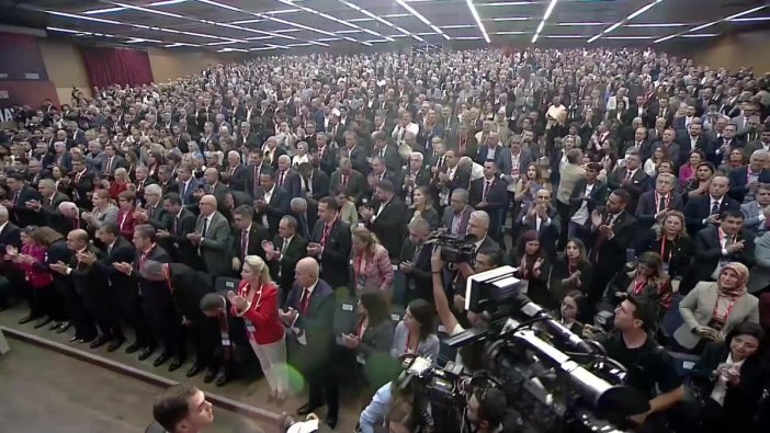 Özgür Özel: 'Zaman, kahramanlık hikayesi yazma zamanı'