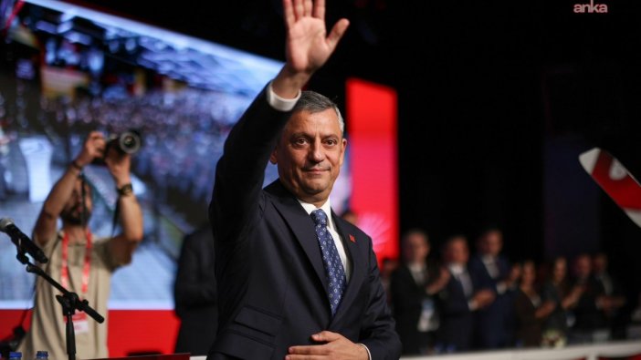 Özgür Özel'den güçlü mesaj: 'Gelecek adaletli düzen için güçleniyoruz'