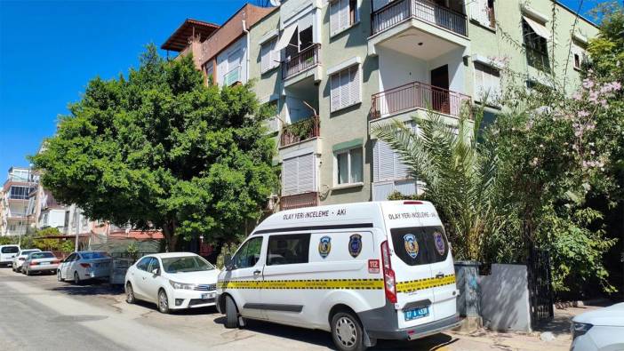 Babasının ölüsüyle 3 gün aynı evde kaldı!