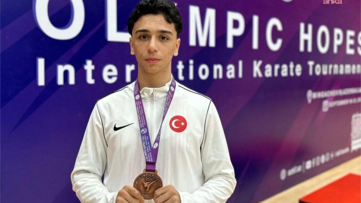 İbrahim Sönmez, Olimpik Hopes Karate Turnuvası'ndan Bronz Madalyayla Döndü