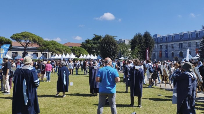 Öğrencilere izinsiz kahve ikram eden öğretim üyesine soruşturma açıldı