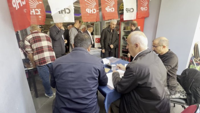 Selim Genç, CHP Yüksekova İlçe Başkanlığı'na yeniden seçildi