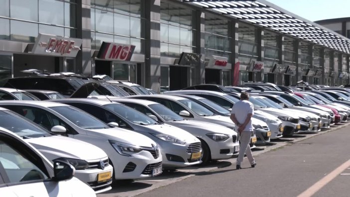 Yeni vergiyle otomobil fiyatları değişecek mi? Uzmanlardan uyarılar geldi