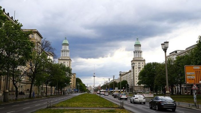 Almanya'da Kovid-19 önlemleri gevşetiliyor