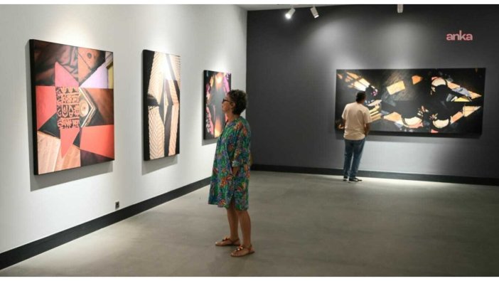 Kuşadası'nda etkileyici bir sergi: Ömer Orhun’un ‘Zamandı, yer edindi’