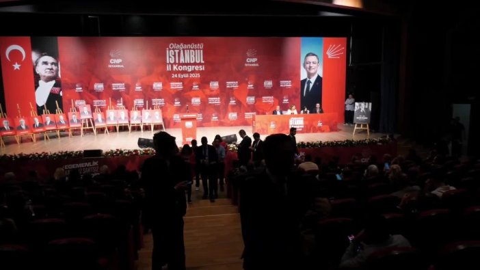 Özgür Çelik, CHP İstanbul İl Başkanlığı'na geri döndü