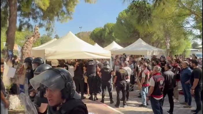 Ege Üniversitesi'nde polis müdahalesi: Çok sayıda öğrenci gözaltında