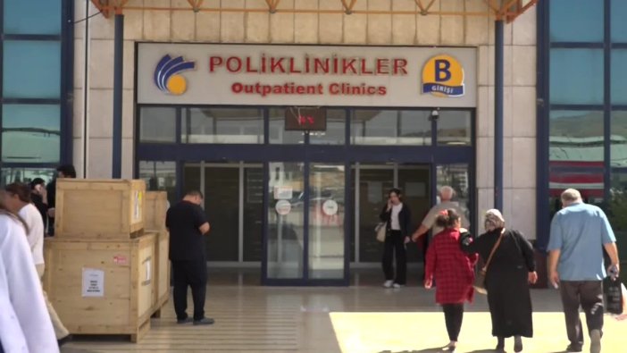 Kapalı yöntemle beyin baloncuğu ameliyatı, uluslararası kongrede yapıldı