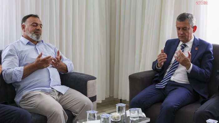 Özgür Özel, şehit ailesine taziye ziyareti gerçekleştirdi