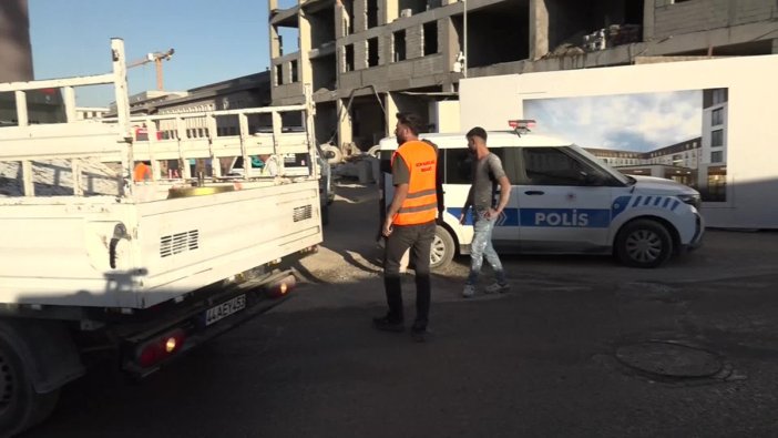 Malatya'da inşaat alanında toprak kayması: bir işçi ağır yaralı