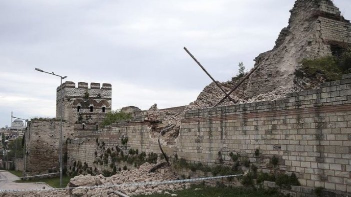 İstanbul'daki tarihi surlarda çökme meydana geldi