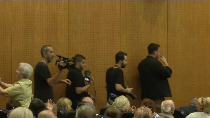 Özgür Özel: Uçak alırken, memleketi satıyorlar!