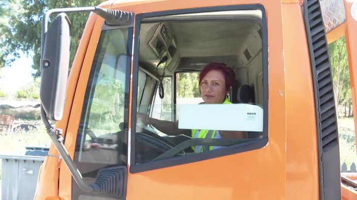 İzmir'de kadın çekici operatörü fark yaratıyor