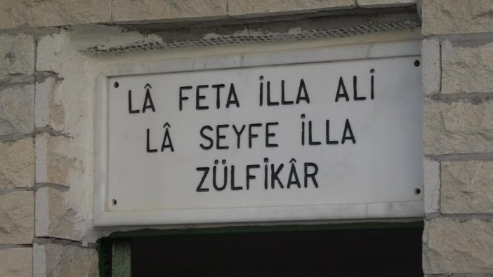 700 yıllık ağaç kutsal sayılıyor