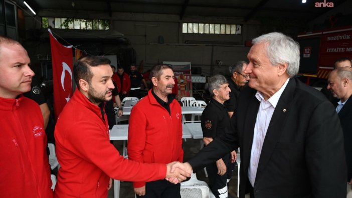 İtfaiye personeline kutlama: Bozüyük Belediye Başkanı'ndan özel ziyaret
