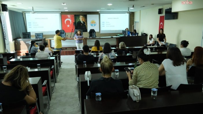 Adana'da velilere özel çocuk eğitim semineri