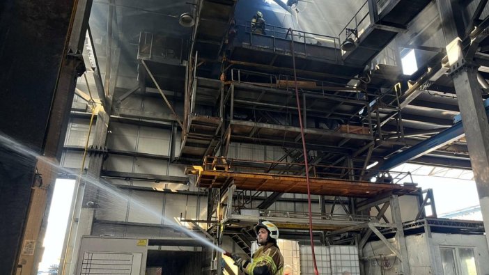 İzmir'de fabrika yangını kontrol altına alındı