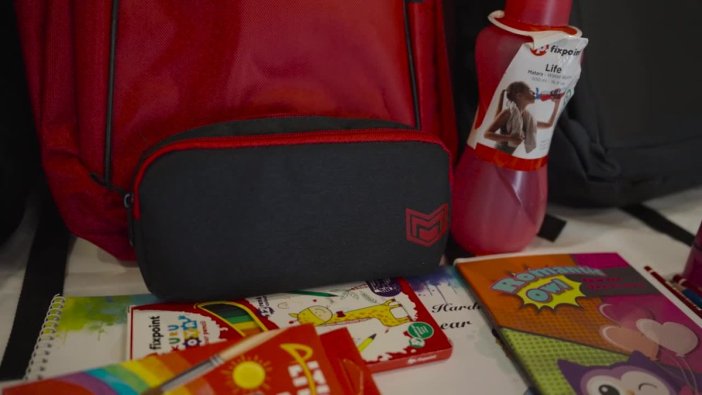 İlkokul öğrencilerine kırtasiye desteği Mezitli'den