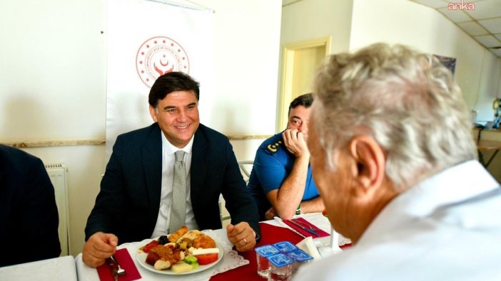 Başkan Karaca, huzurevi sakinleriyle anlam dolu bir kahvaltı yaptı