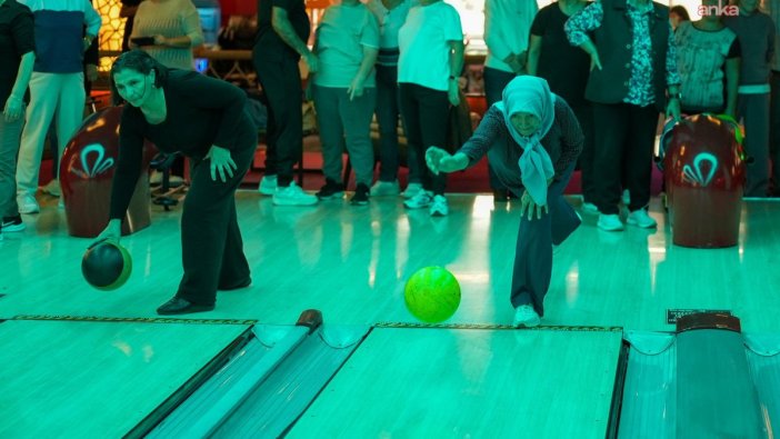 Maltepe'den yaşlılara özel bowling keyfi