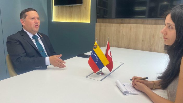 Venezuela'nın büyükelçisi ABD'nin askeri faaliyetlerine karşı barış vurgusu yaptı