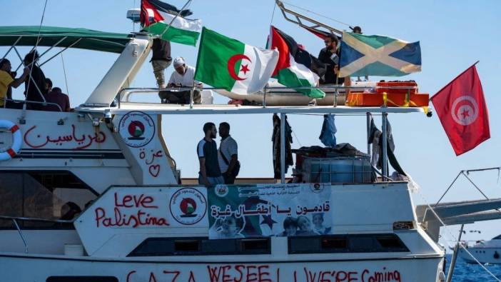 İsrail Gemileri  Küresel Sumud Filosu'nu çevreledi!20 İsrail Gemisi Filoya yaklaşıyor