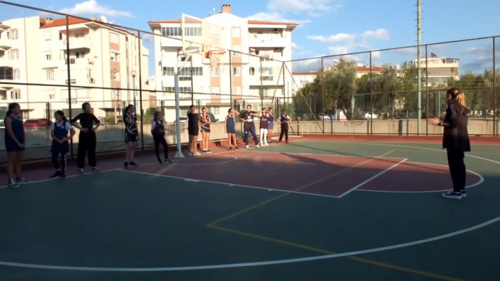 Burhaniye'de Kış spor okulları çocukları buluşturuyor