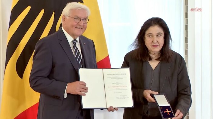 Emine Sevgi Özdamar, Almanya'nın en yüksek devlet nişanını aldı