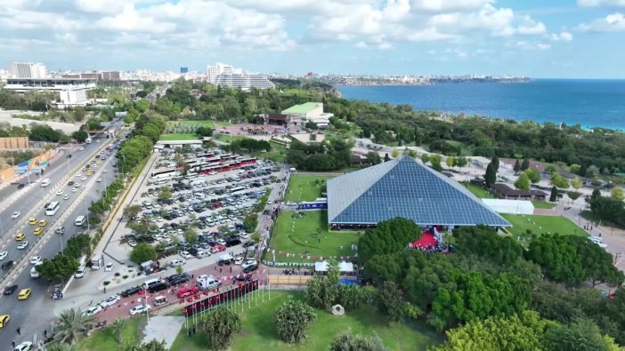 Antalya Kitap Fuarı başladı: 'Kalbim kitapseverlerle'