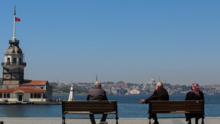 65 yaş ve üzeri vatandaşlar uzun bir aradan sonra sokağa çıktı