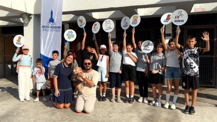 İzmir'de İngilizce kulübü hayvan sevgisiyle buluştu