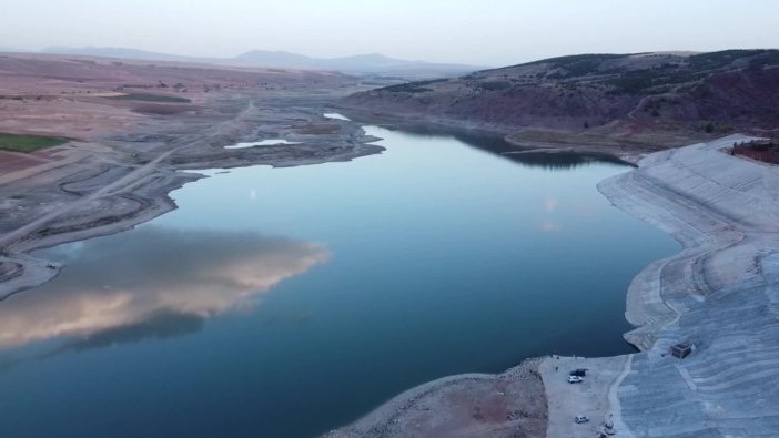 Yozgat'ta baraj kurudu, balıklar öldü