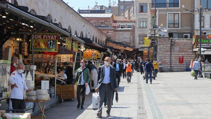 İstanbul'da çarşı-pazar hareketliliği yaşanıyor