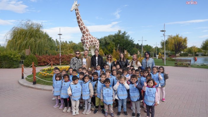 Minikler hayvanat bahçesinde unutulmaz bir gün geçirdi