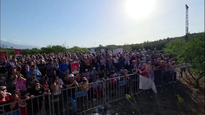 Samandağ'da kamulaştırma karşıtı miting: 'Topraklarımıza dokunma!'