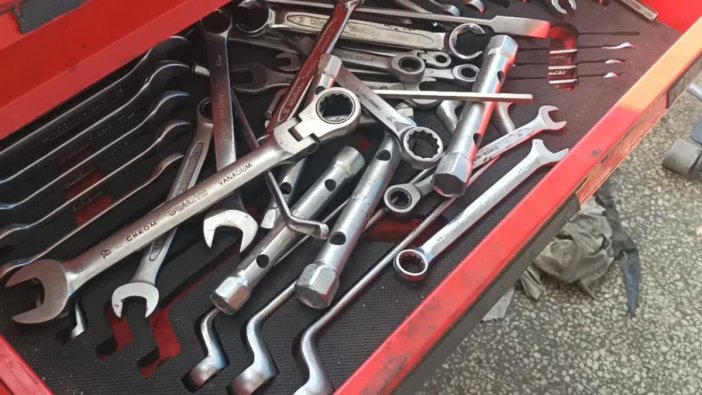 Yarım yüzyılın ustası: "Arabaları değil, hayatımı tamir ettim"