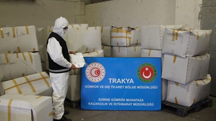 Avrupa'ya giden tırda 573 bin 750 maske ele geçirildi
