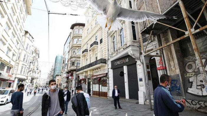 İstanbul'da 'kontrollü sosyal hayat'ın ikinci gününde bazı noktalarda yoğunluk gözlendi