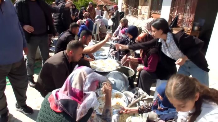 Burhaniye'de zeytin üreticileri yağmur için bir araya geldi