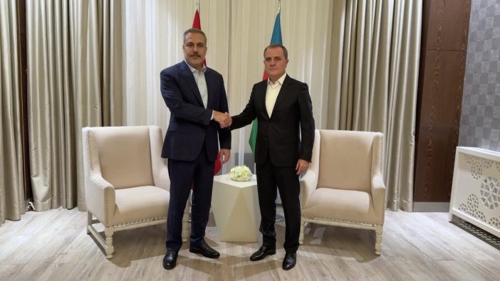 Fidan ve Bayramov Gebele'de masaya oturdu