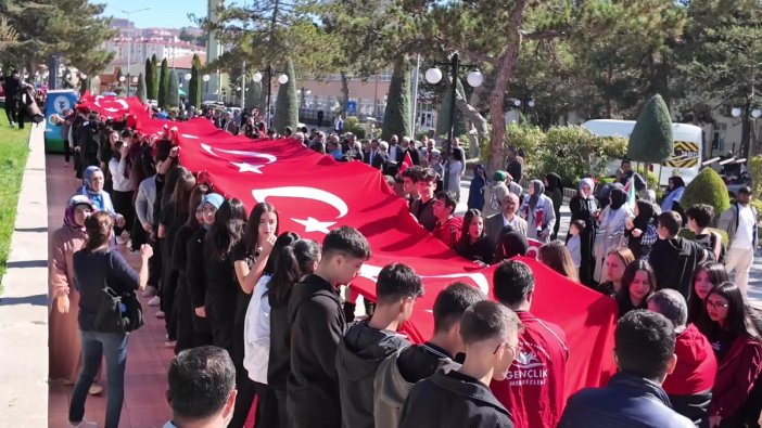 Yozgat'ta öğrenciler Filistin için sokaklara döküldü