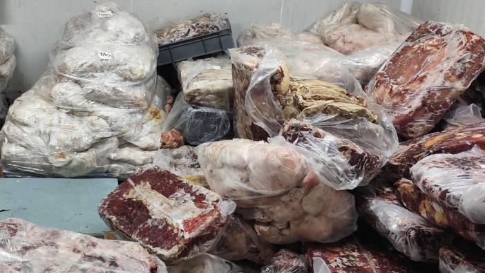 Vatandaşı zehirleyeceklerdi! 17 ton bozuk et ele geçirildi