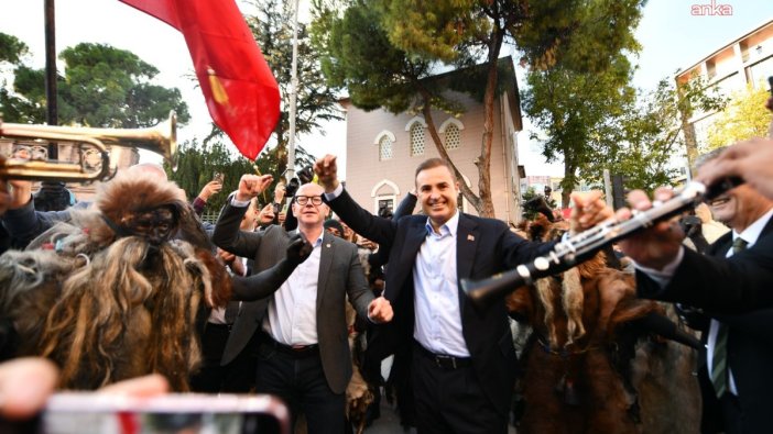 Renkli Kortejle Dünya Balıkesirliler Günü Kutlandı