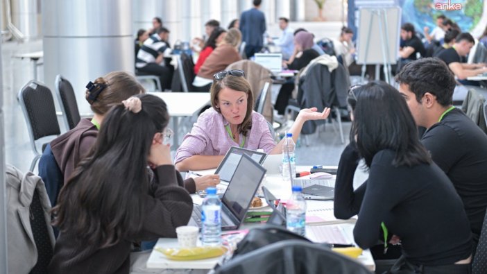 İzmir'de genç beyinler karbonsuz ulaşım için çözümler üretti